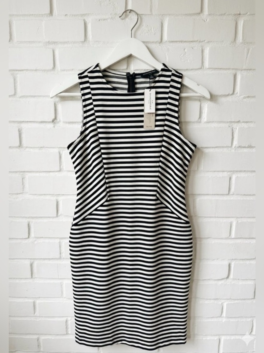 BNWT Banana Republic Black and White Striped Sleeveless dress size 4P $100